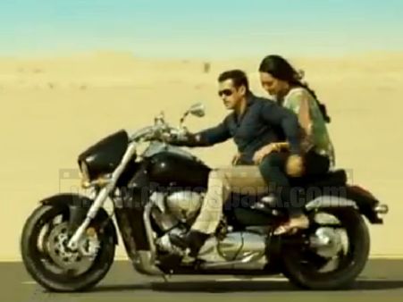 Dabangg 2: Salman Khan's Suzuki Intruder Bike Dabangg 2: Salman Khan's Suzuki Intruder Bike