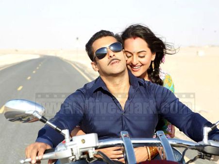 Dabangg 2: Salman Khan's Suzuki Intruder Bike Dabangg 2: Salman Khan's Suzuki Intruder Bike