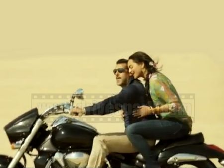 Dabangg 2: Salman Khan's Suzuki Intruder Bike Dabangg 2: Salman Khan's Suzuki Intruder Bike