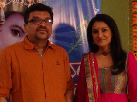 અન્ય એક ટીવી કલાકાર સાથે લાલિત્યા અન્ય એક ટીવી કલાકાર સાથે લાલિત્યા