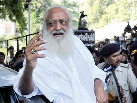 બનાસકાંઠામાં આસુમલને મળ્યા ગુરુજી 