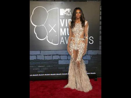 સિંગર સિયારા