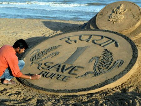 ‘દારુણ’ રૂપિયો આ રીતે કરશે ભારતીયોના હાલ બેહાલ