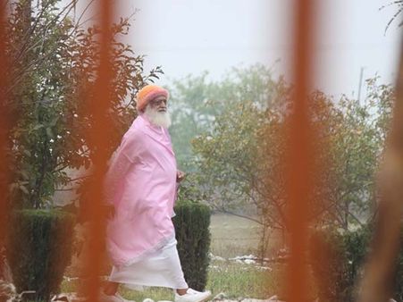 આસારામ પહોંચ્યા ભોપાલ; સમર્થકોનો મીડિયાકર્મીઓ પર હુમલો