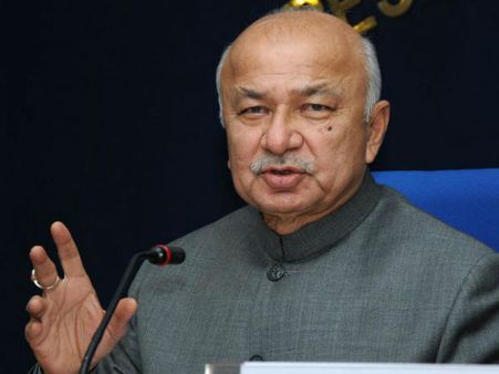 દાઉદ ઇબ્રાહિમને ટૂંક સમયમાં પકડી પાડવામાં આવશે: શિંદે