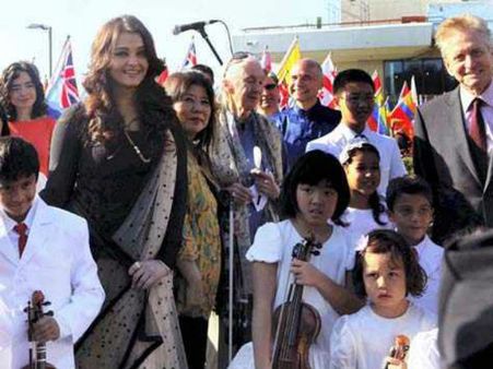 ઐશ્વર્યા ફૅન સાથે