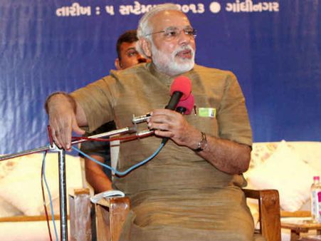 ગરીબોના દુખ-દર્દ પર એસિડ રેડવાનું કામ કરે છે યુપીએ: મોદી