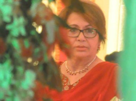 હેલન પણ હાજર