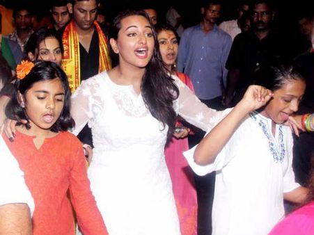 સોનાક્ષી સિન્હા સોનાક્ષી સિન્હા