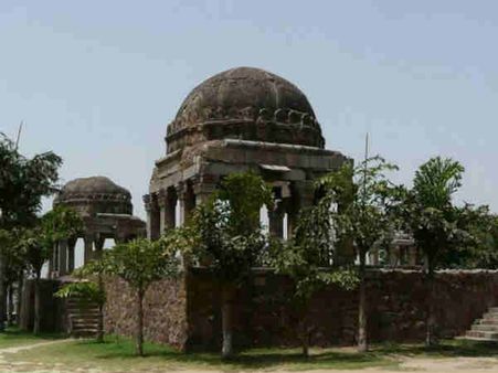 દરિયા ખાનનો મકબરો દરિયા ખાનનો મકબરો