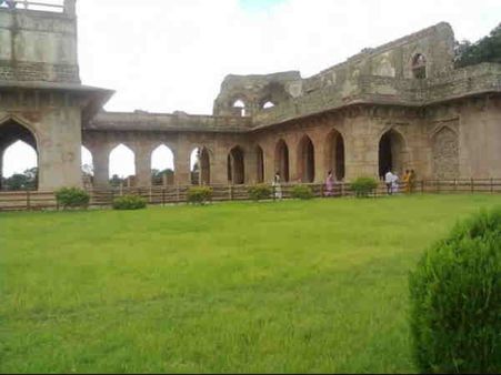 મહેલનો સામેનો વ્યૂ મહેલનો સામેનો વ્યૂ