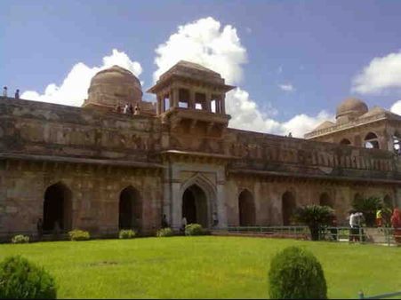 જહાજ મહેલનું અન્ય એક દ્રશ્ય જહાજ મહેલનું અન્ય એક દ્રશ્ય