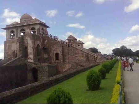 હિંડોળા મહેલ હિંડોળા મહેલ