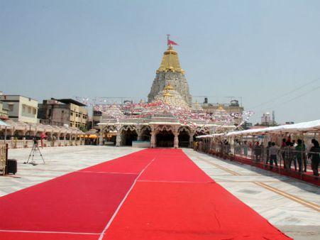 અંબાજીમાં જામી રહેલો ભાદરવી પુનમનો મહામેળો