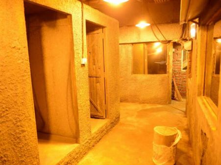 બે ટૉયલેટ હશે