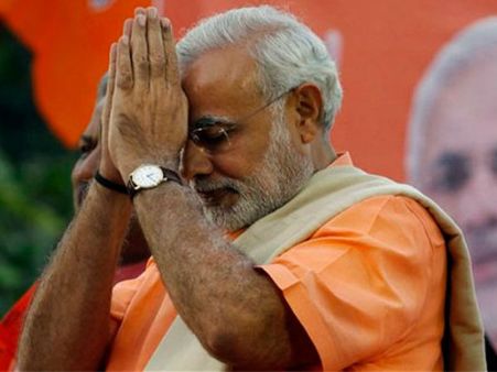 બર્થ ડે પર બન્યું મોદીના ફોટાવાળું ઝાડ