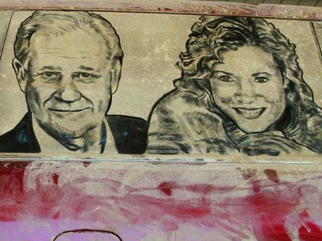 આંગળીઓ સાથે બ્રશનો પર ઉપયોગ