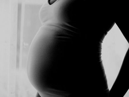 મહિલાએ ગર્ભપાત પણ કરાવ્યો હતો મહિલાએ ગર્ભપાત પણ કરાવ્યો હતો