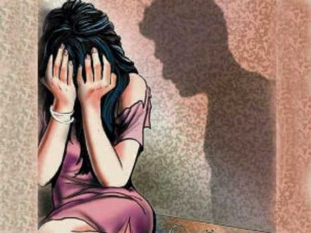 પીડિતાનો આરોપ, 1984થી યૌન શોષણ પીડિતાનો આરોપ, 1984થી યૌન શોષણ