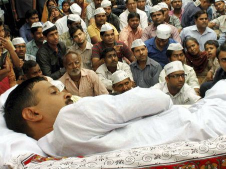 અરવિંદ કેજરીવાલ માટે 25 મોટા પ્રશ્નો 