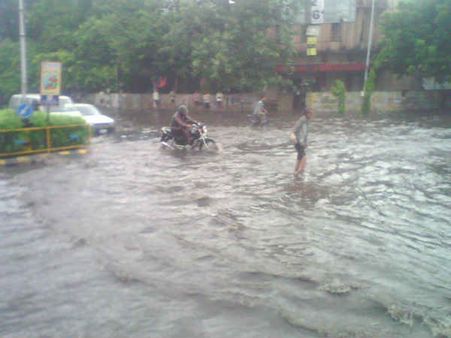 દિવાન બલ્લુભાઇ શાળા(પૂર્વ), અમદાવાદ 