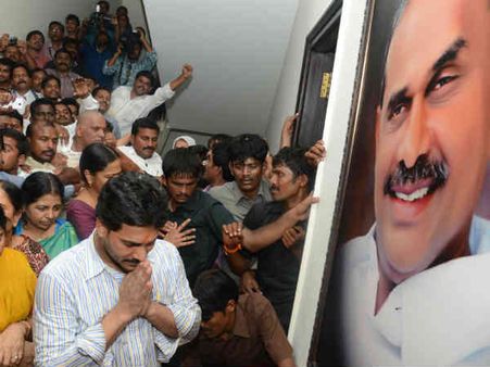 રેડ્ડી જાણે વનવાસ ભોગવીને આવ્યા હોય, તેવું કરાયું સ્વાગત!