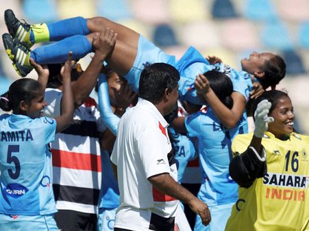 એશિયા કપ: સેમીફાઇનલમાં પહોંચી મહિલા હૉકી ટીમ