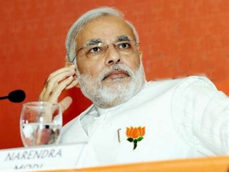 મોદીના મંચ પર પિસ્તોલ સાથે ઝડપાયો કાર્યકર્તા