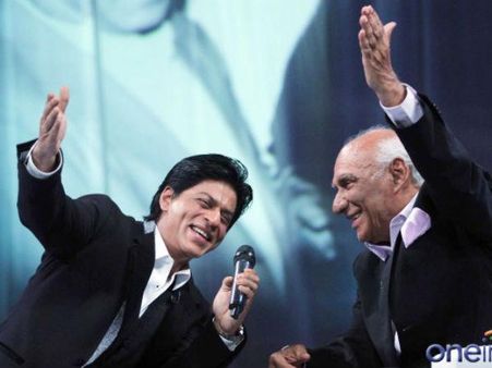 Pics : યશની હસીનાઓ સાથે રૅમ્પ પર ઉતરશે શાહરુખ