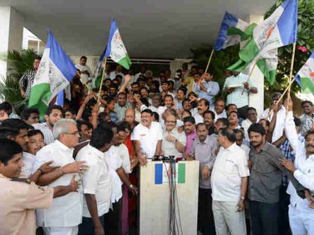 રેડ્ડી જાણે વનવાસ ભોગવીને આવ્યા હોય, તેવું કરાયું સ્વાગત!