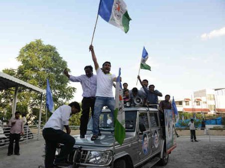 રેડ્ડી જાણે વનવાસ ભોગવીને આવ્યા હોય, તેવું કરાયું સ્વાગત!
