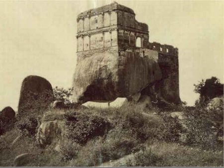 પ્રાચિન કિલ્લો