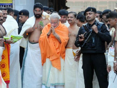 પદ્મનાભ મંદિરમાં નરેન્દ્ર મોદીનું સ્વાગત