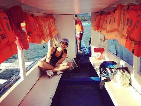 આશ્વર્યજનક અશ્લીલ ફોટા 