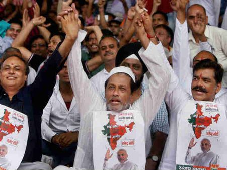 નરેન્દ્ર મોદીની વિકાસ રેલીની તસવીરી ઝલક