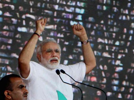 નરેન્દ્ર મોદીની વિકાસ રેલીની તસવીરી ઝલક