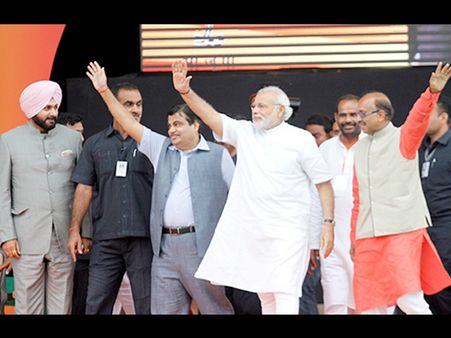 નરેન્દ્ર મોદીની વિકાસ રેલીની તસવીરી ઝલક