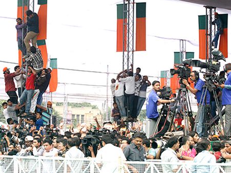 તમારું ભવિષ્ય કોના હાથમાં સલામત છે?