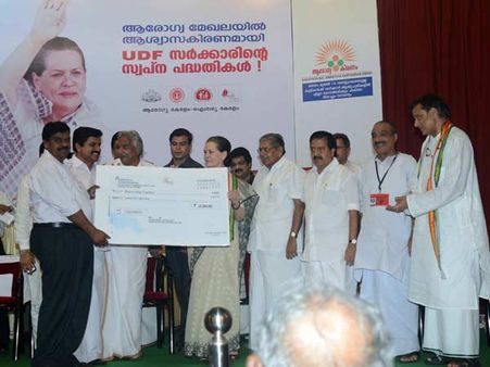 સોનિયા દ. ભારતમાં, મનમોહન સરકારના કર્યા વખાણ!