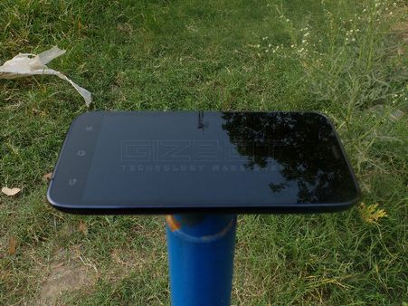 કાર્બન એસ 5 ટાઇટેનિયમ 