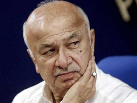 શિંદેએ લખ્યો પત્ર, ‘ખોટી રીતે મુસ્લિમ યુવકોને ના ફસાવો’