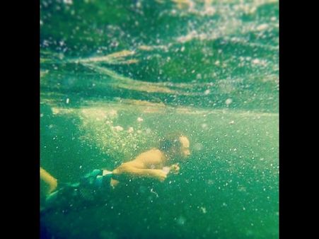 પાણીની અંદર લેવાયેલી ઇન્સ્ટ્રાગ્રામ તસવીરો