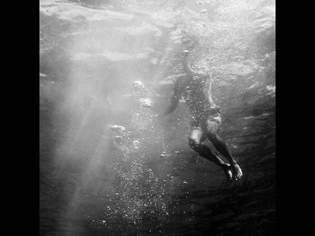 પાણીની અંદર લેવાયેલી ઇન્સ્ટ્રાગ્રામ તસવીરો