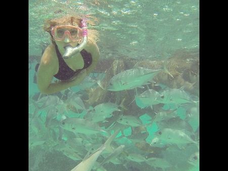 પાણીની અંદર લેવાયેલી ઇન્સ્ટ્રાગ્રામ તસવીરો