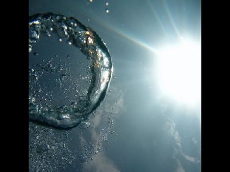 પાણીની અંદર લેવાયેલી ઇન્સ્ટ્રાગ્રામ તસવીરો