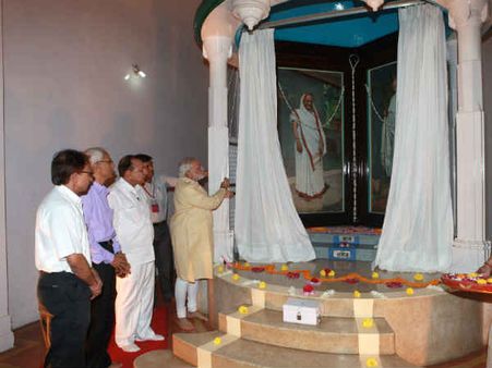 ગાંધી જયંતી: મોદી પહોંચ્યા મોહનના ધામમાં ગાંધી જયંતી: મોદી પહોંચ્યા મોહનના ધામમાં