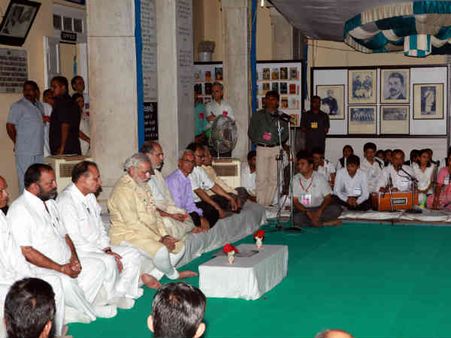 ગાંધી જયંતી: મોદી પહોંચ્યા મોહનના ધામમાં ગાંધી જયંતી: મોદી પહોંચ્યા મોહનના ધામમાં