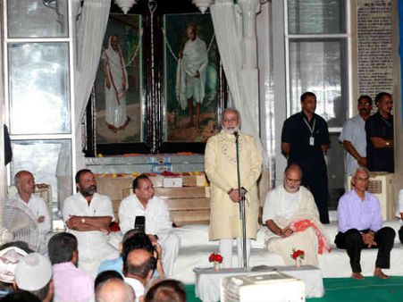 ગાંધી જયંતી: મોદી પહોંચ્યા મોહનના ધામમાં ગાંધી જયંતી: મોદી પહોંચ્યા મોહનના ધામમાં