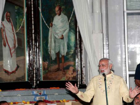ગાંધી જયંતી: મોદી પહોંચ્યા મોહનના ધામમાં ગાંધી જયંતી: મોદી પહોંચ્યા મોહનના ધામમાં