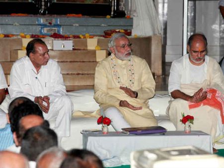 ગાંધી જયંતી: મોદી પહોંચ્યા મોહનના ધામમાં ગાંધી જયંતી: મોદી પહોંચ્યા મોહનના ધામમાં